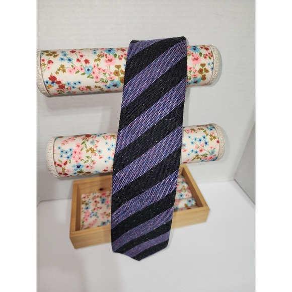 Logan's J Z‎ Gallery Collection 100% silk tie new with tags